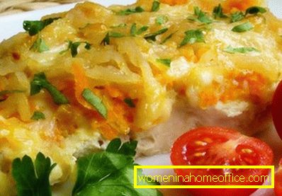 Filet de goberge cuit avec des carottes et des oignons
